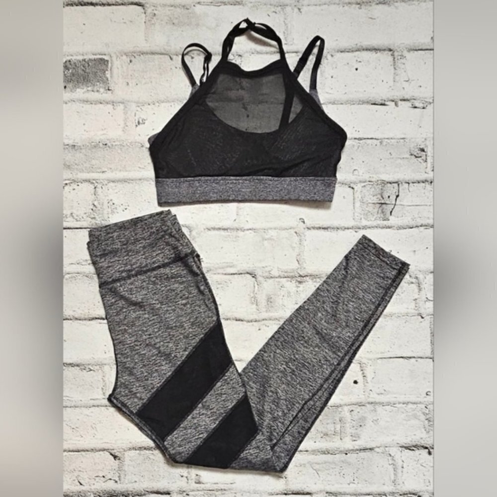 Infinite Performance 2 Piece Athletic Outfit Sports Bra Small. Legging Medium.